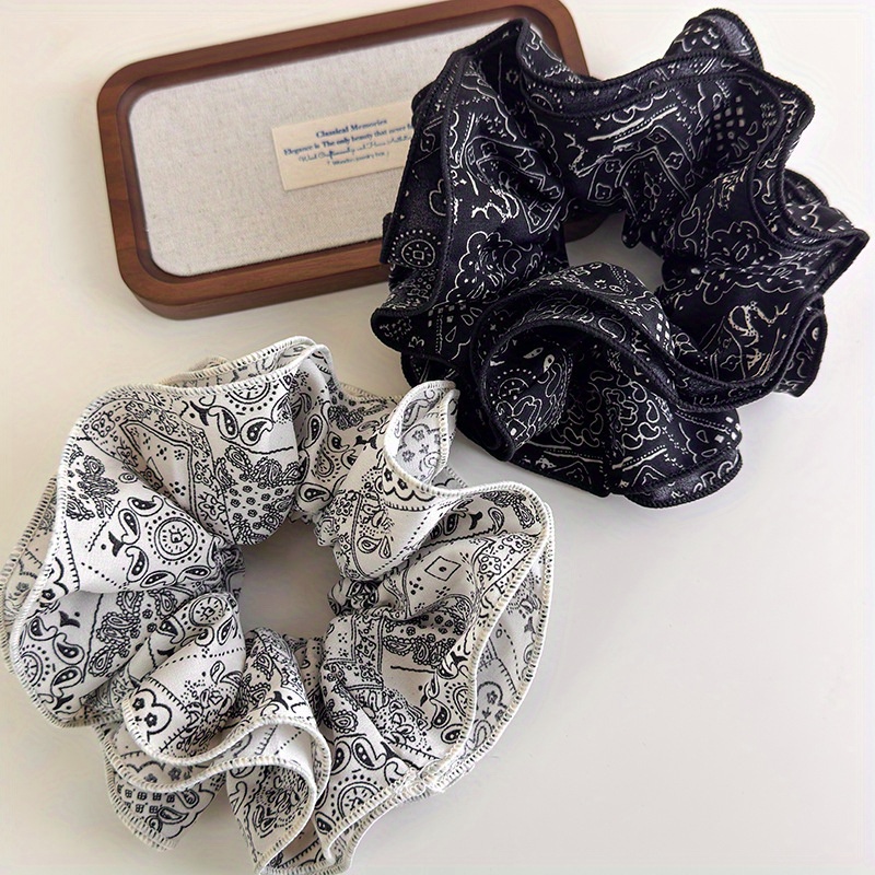 Elegant Black and White Fabric - Travel Accessories In Bulk ulasan dan harga